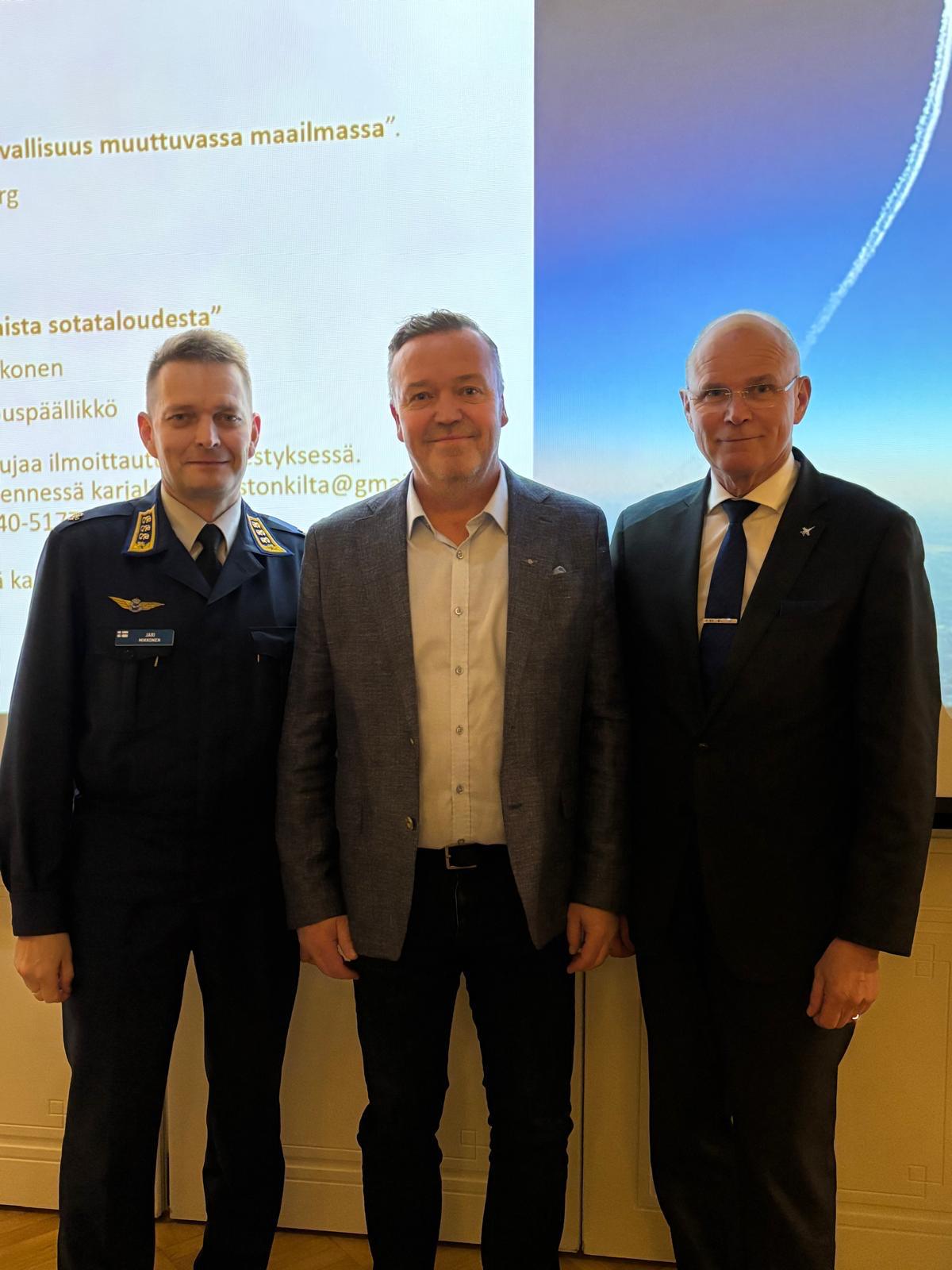 Kenrl Jari Mikkonen, Killan pj Mikko Hietanen, Kenrl evp Jarmo Lindberg